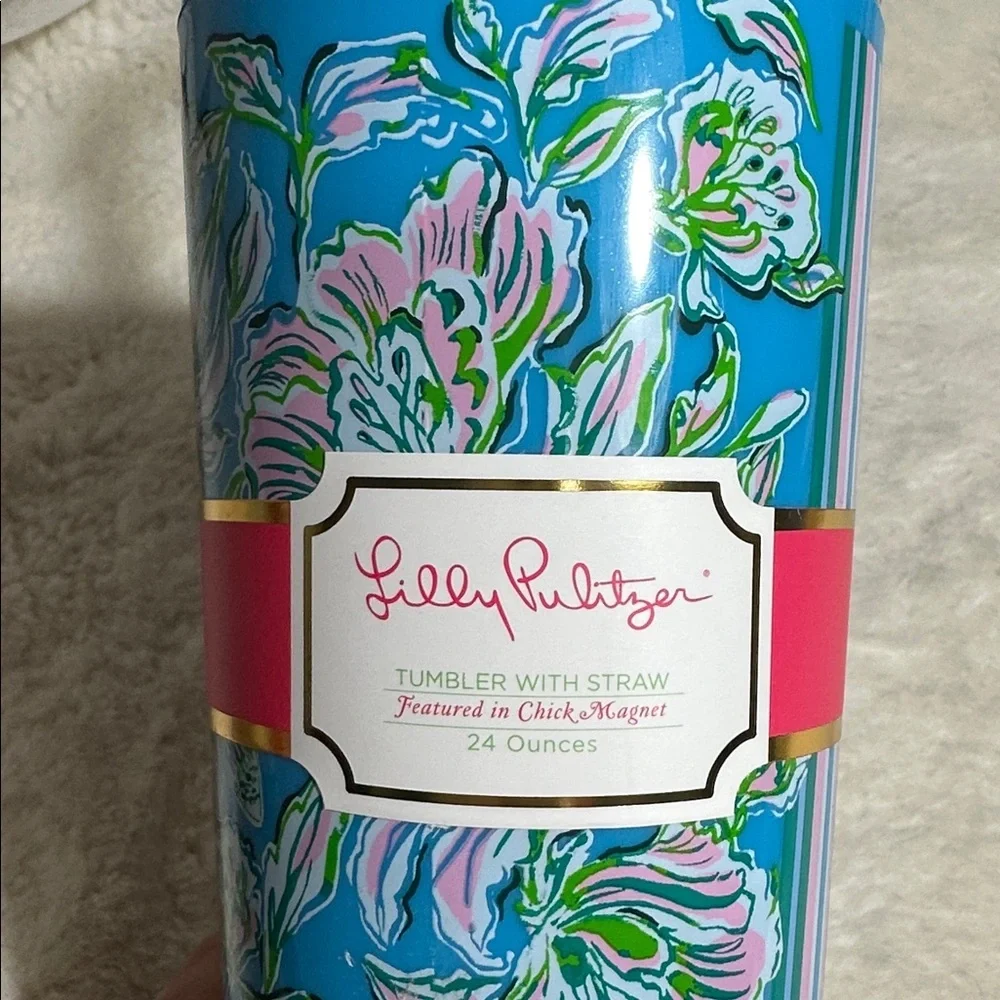 Lilly Pulitzer 24 ounce plastic tumbler in chick magnet print